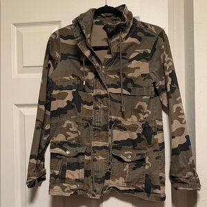 Women’s Camo Utility Jacket - Olive Green